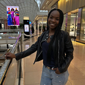 Meet your Posher, Angela marcela
